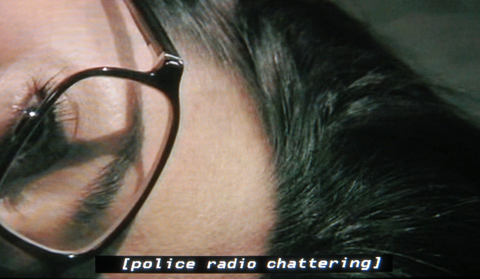 Radio de policía (En Closed Captions)