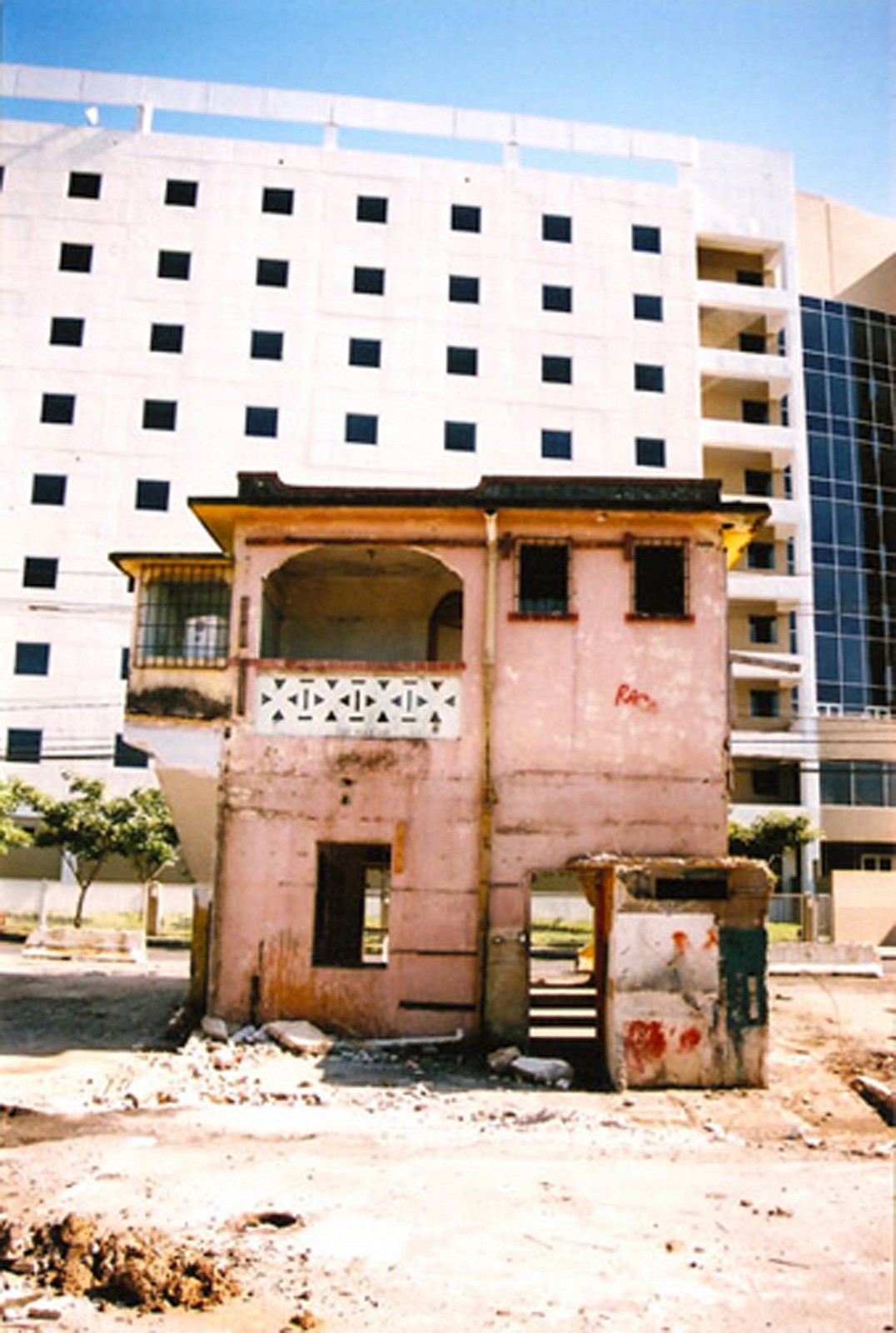 Mansión de todo bien (serie)