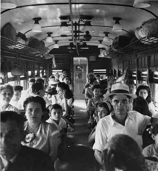 Pasajeros en un tren