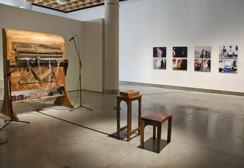 Vista general de la exhibición "Becas Lexus 2012"